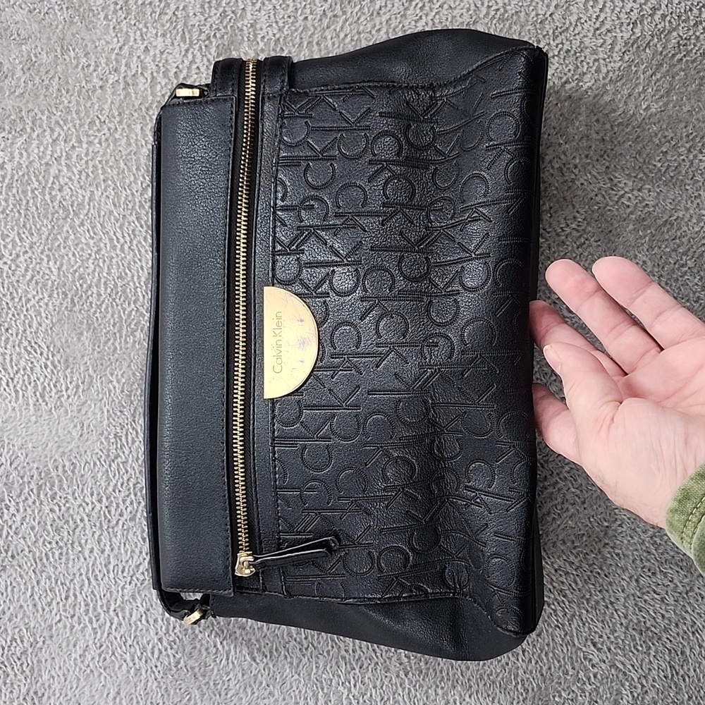 Calvin Klein Bag Shoulders Bag Cross The Body. Black Handbag